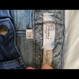 Paige Hidden hills flare jean SZ 29